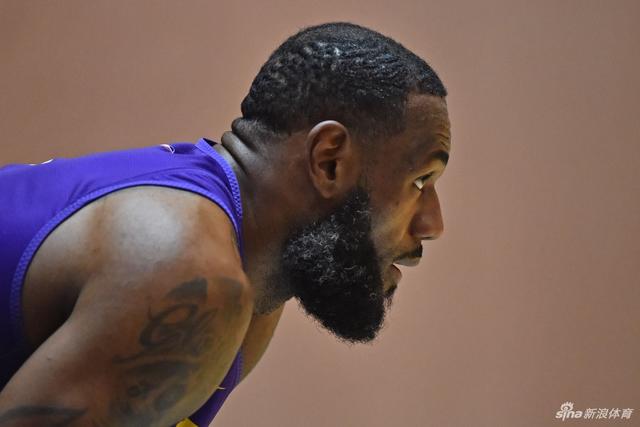 京媒:周琦愿加盟首钢 结果取决于两队谈判结果