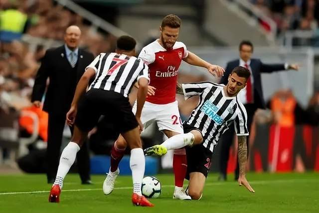 郭艾伦：人生总是充满坎坷 我腿完蛋了